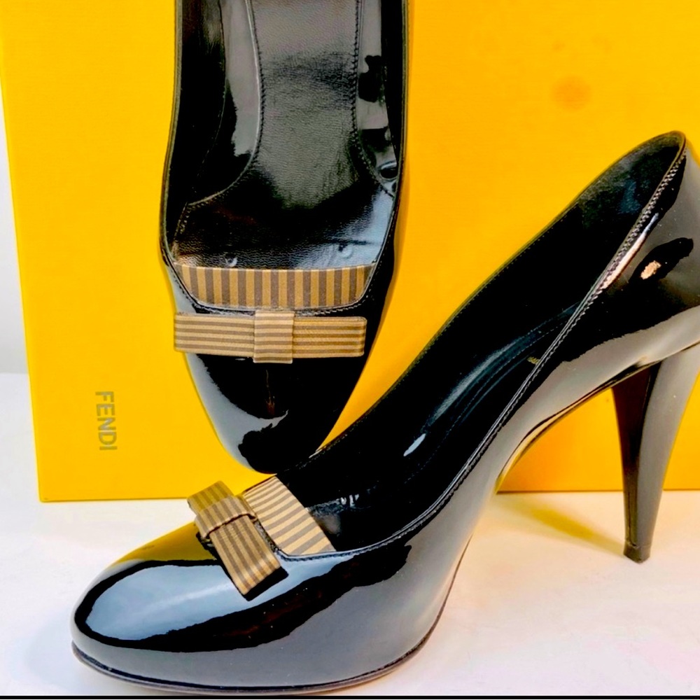 Fendi Penguin pattern pumps